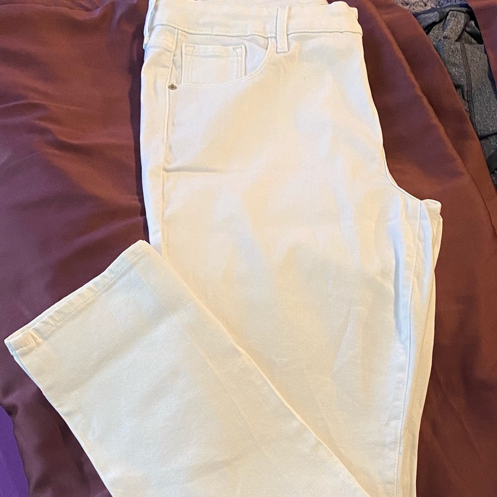 *NEW* Old Navy White Straight Jeans Pants 16